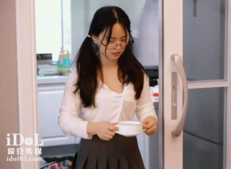 Hạt giống nhỏ về quê ăn tết bị bố dượng làm tình vì càng lớn càng ngon